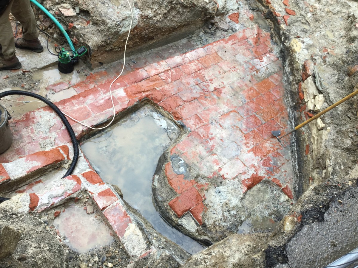 (G) 30. Oktober 20: Leitungsbau im geschichtsträchtigen Boden